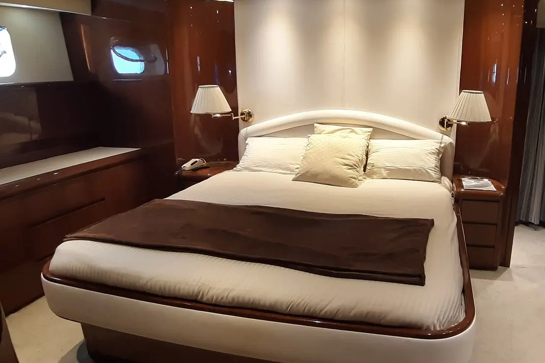 Falcon 80S, salon — Athens Yachts Rental, Athens