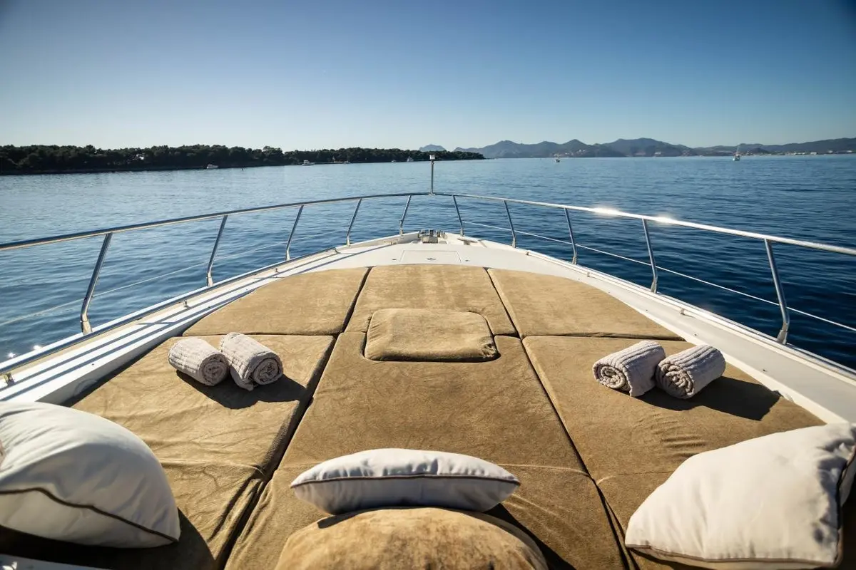 Leopard 24, flybridge — Athens Yachts Rental, Athens