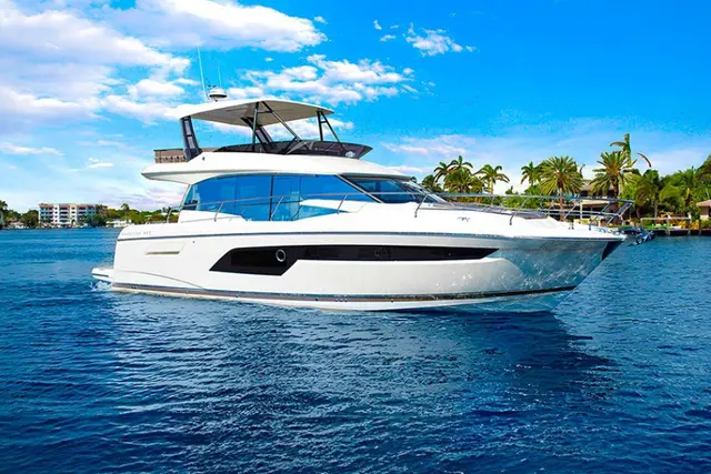 Prestige 520 Fly — Athens Yachts Rental, Athens